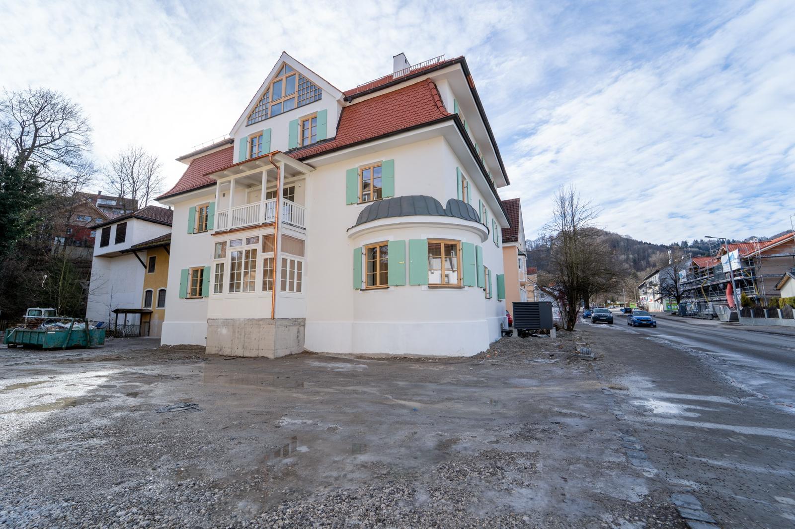 Rückseite der fertig sanierten Stadtvilla